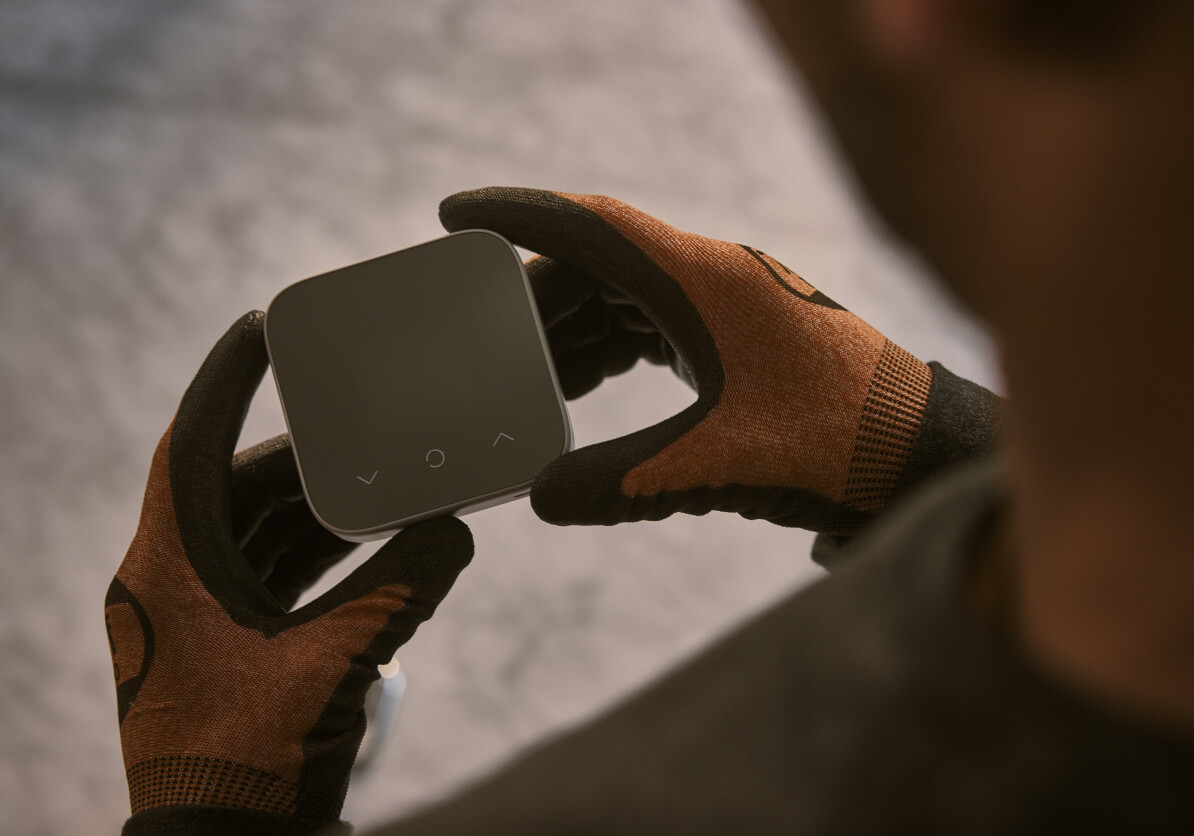 Hive Mini Thermostat with Hive Hub & Full Professional Installation - Image 2